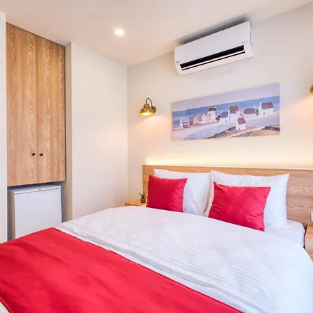 Elephant In The Κωνσταντινούπολη