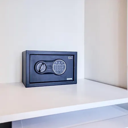 Elephant In The Hotel 3*