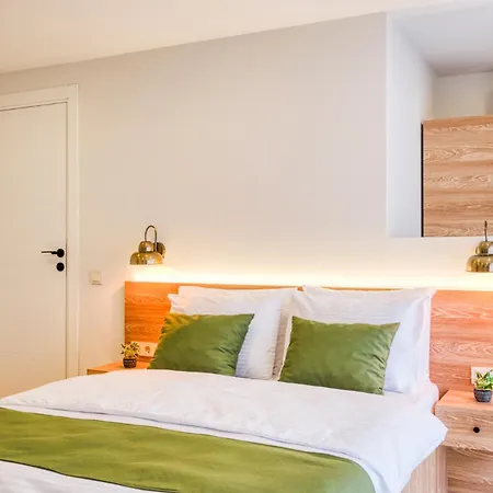 Elephant In The Hotel 3*